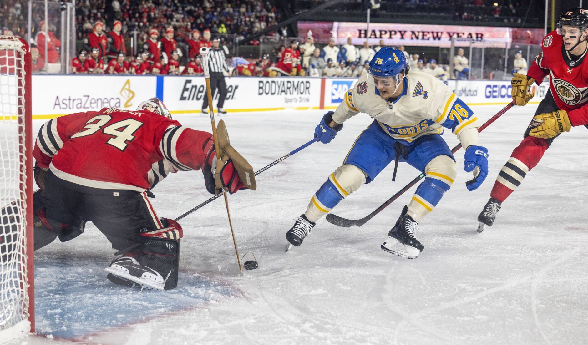 The Blues and Blackhawks take Wrigley Field for the Winter Classic